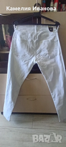 Различни модели дънки и Armani,спортни долнища Adidas,North Face 