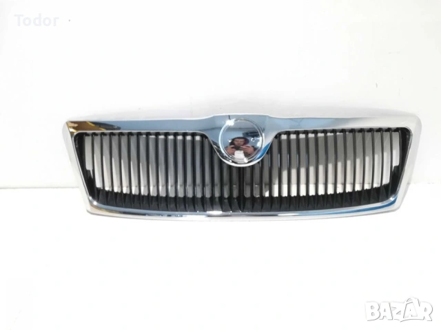 Продавам решетка за предна броня шкода Октавия 2 