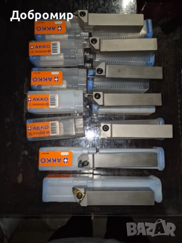 Стругарски ножове нови  25/25