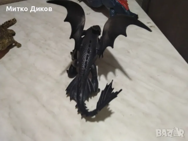 Базова екшън-фигура дракон беззъб Spin Master Dragons - Toothless , 17 cm нова, снимка 2 - Играчки за стая - 48308800