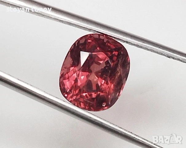 Рядък 2.49кт естествен ненагряван Падпараджа шпинел от Мианмар! Сертифициран! Нов!, снимка 3 - Други - 53649383