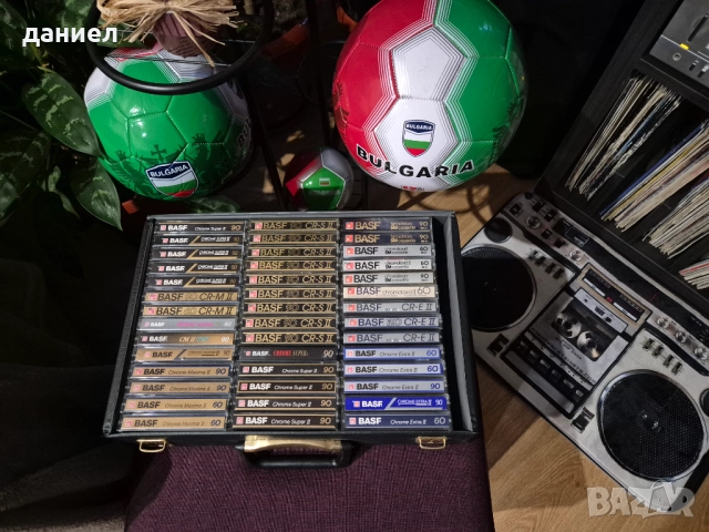 Куфарче с 42 бр. готини аудио касети на BASF - всичките TYPE II - хромна лента + подарък