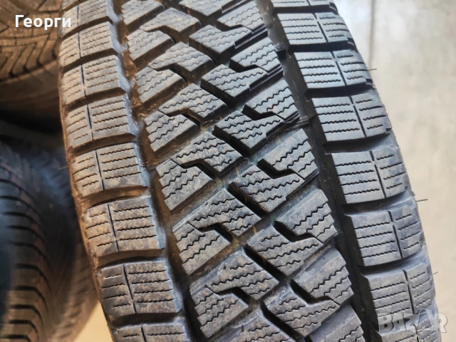 2бр.зимни гуми 215/65/15C Lassa