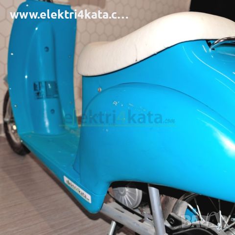 Детски електрически скутер тип Vespa, снимка 8 - Скутери и тротинетки - 45342471