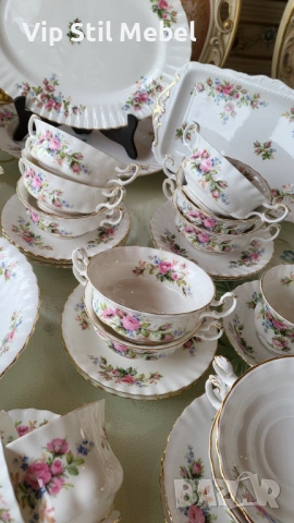Огромен сервиз Royal Albert Moss Rose , снимка 2 - Сервизи - 53333665