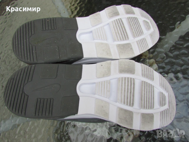 Дамски маратонки Nike Air Max Motion 2, снимка 10 - Маратонки - 53115511