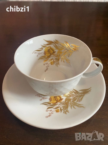 ⚜️Прекрасен немски порцеланов сервиз с много позлата и релеф от бивша ГДР!, снимка 3 - Сервизи - 53195980