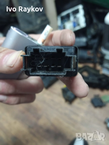 Бутони Ел. Стъкла за Volkswagen PASSAT (1989 - 1993) , 357959855K, снимка 3 - Части - 54166151