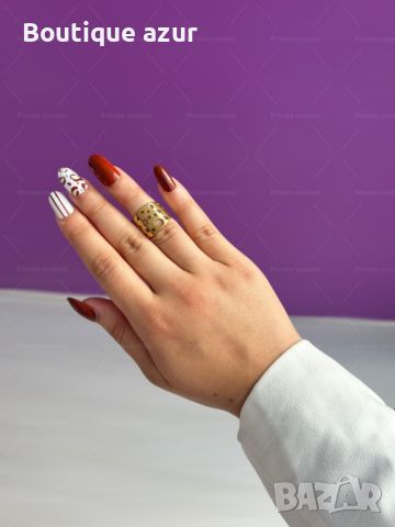 Голям дамски пръстен от медицинска стомана със завладяващ дизайн с дупки и златисто покритие, снимка 1 - Пръстени - 45470432