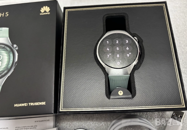 Като нов! Дамски Смарт Часовник HUAWEI Watch 5, 42 мм, Stainless Steel Case with Light Green, снимка 3 - Смарт часовници - 52412858