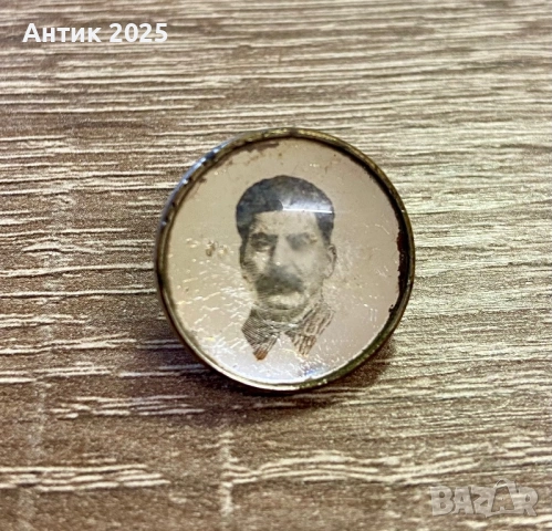 Значка с изображението на Сталин, с винтово закрепване