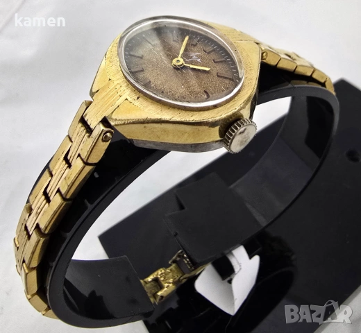 Винтидж съветски дамски часовник LUCH - кал. 1800 - позлатен - текстуриран кафяв циферблат, снимка 4 - Други ценни предмети - 53658406