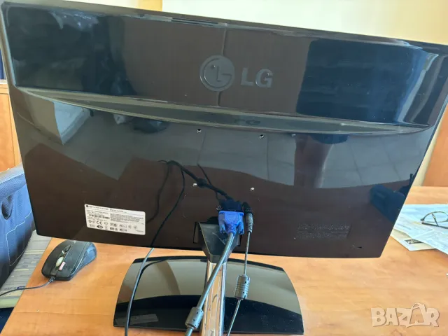 Монитор LG, снимка 2 - Монитори - 49005813