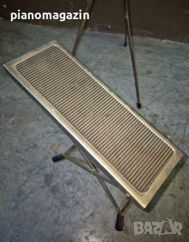 Пулт/стойка за ноти и поставка за крак