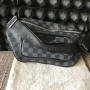 Louis Vuitton чанта за корем или гърди, снимка 2