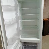 Хладилник с фризер Samsung, снимка 4 - Хладилници - 45408499