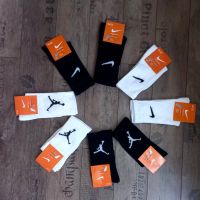 Чорапи Nike , снимка 2 - Дамски чорапи - 45839422