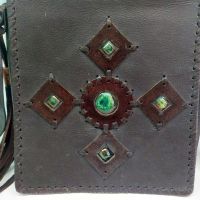 Стара българска кожена чанта с велурена декорация и камъни, снимка 2 - Чанти - 45157744