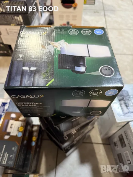 LED прожектор Northpoint с батерии, детектор за движение, снимка 1