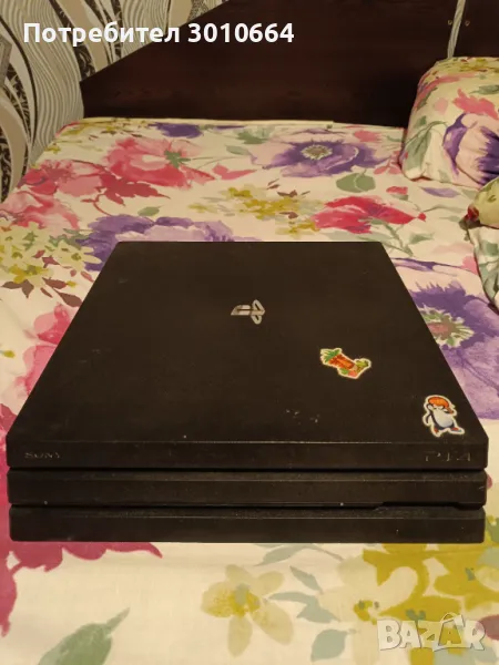 Продавам ps4 pro 1tb + 3 игри и един джойстик, снимка 1