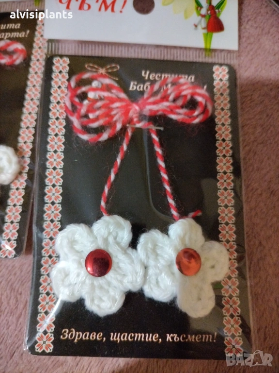 Мартеници бели цветчета ръчно изработени , снимка 1