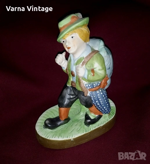 Колекционерска порцеланова фигурка Турист. 70-80 г. Германия., снимка 1