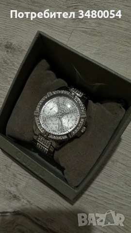 Часовник на Guess 