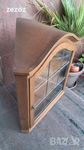 Ъглова стенна витрина масив, снимка 2 - Секции и витрини - 53034425