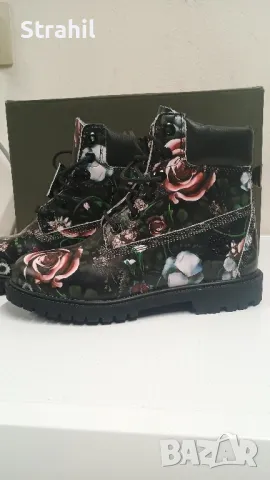 Кожени дамски боти Timberland Heritage 6 Floral print, снимка 2 - Дамски боти - 48645498