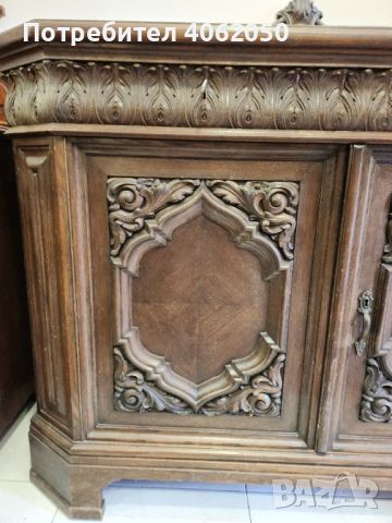 Масивен скрин/шкаф от дъб с богата дърворезба, снимка 2 - Скринове - 45318661