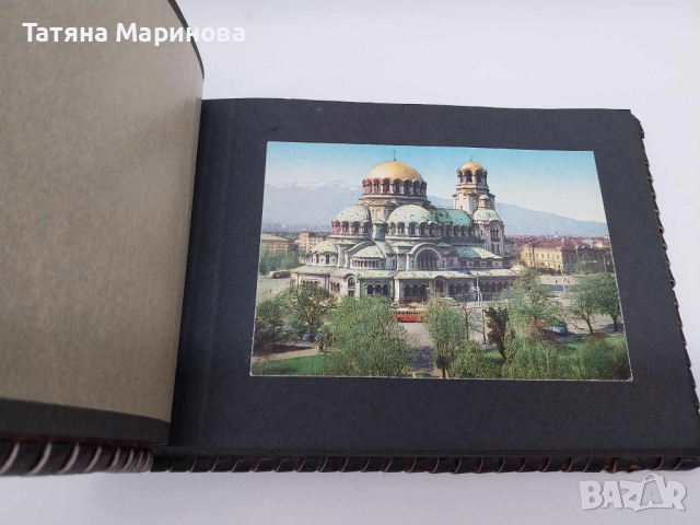 Стар български кожен албум със снимки от НРБ , снимка 5 - Колекции - 44984664