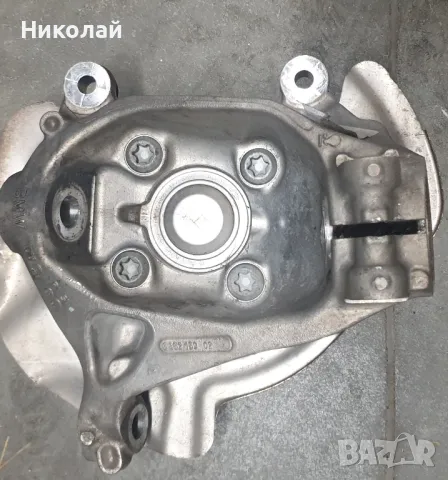 Шенкел ляв с лагер за BMW i3