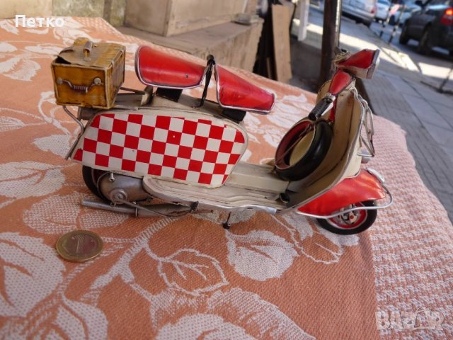 Стар метален  мотор  отличен