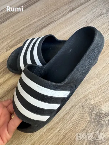 Оригинални юношески черни  чехли Adidas ! 35 н, снимка 1