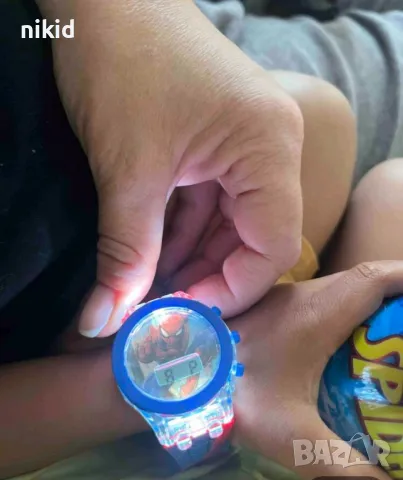 Спайдърмен Spiderman LED светещ с капаче детски дигитален ръчен часовник, снимка 3 - Детски - 50340558