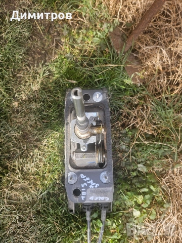 Скоростен лост и жила VW Golf 5 1.9 TDi (BKC), снимка 2 - Части - 53189101