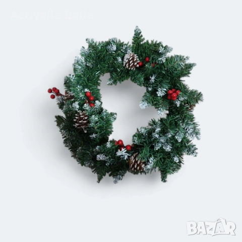 Коледен венец с шишарки и червени плодчета - 40 см