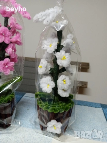 ръчно изработени  цветя от кадифени конци , снимка 18 - Изкуствени цветя - 53430776