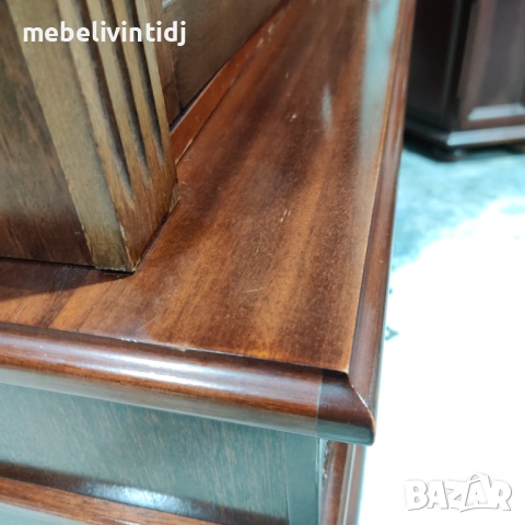 Витрина-шкаф Chesterfield махагон, снимка 13 - Секции и витрини - 53432459