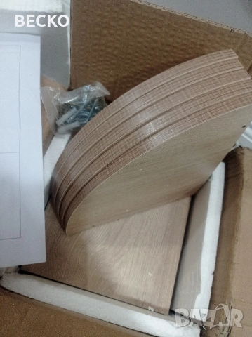 Дървено ъглово рафтче , снимка 4 - Етажерки - 53402961