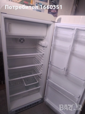 Хладилник SMEG, снимка 3 - Хладилници - 54239359