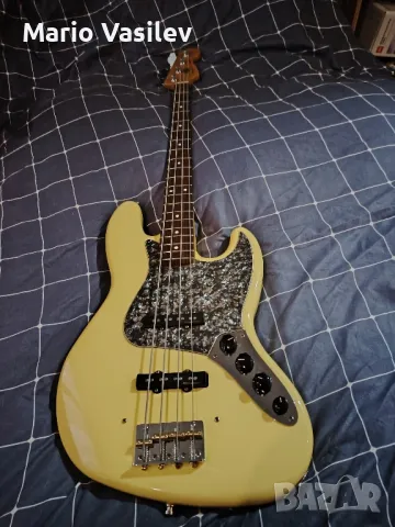 Fender Jazz Bass Deluxe MIM, снимка 6 - Струнни инструменти - 49541041