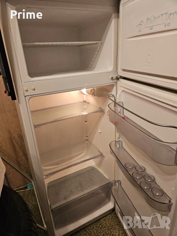 Хладилник с фризер Sneige A+, снимка 5 - Хладилници - 53613076