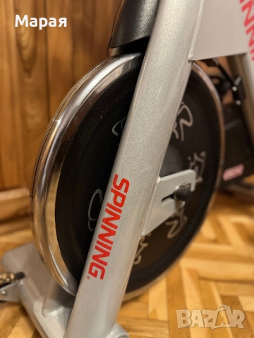 Продавам Висок Клас Спин Байк - SPINNER AXT (Star Trac), снимка 4 - Фитнес уреди - 52581312