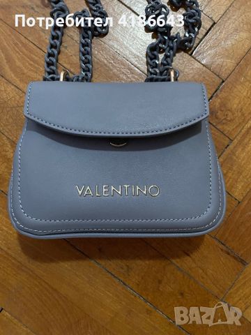 Чанта Guess и Valentino  , снимка 1 - Чанти - 46790321