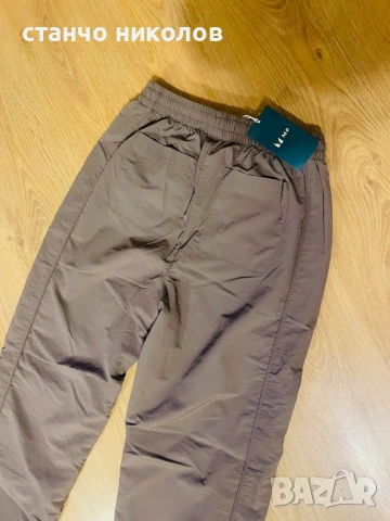 Продавам дамски спортен комплект