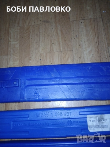 Оргинален авариен триъгълник бмв нов, снимка 18 - Аксесоари и консумативи - 51964725