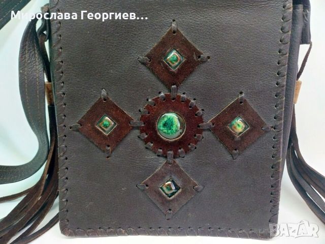 Стара българска кожена чанта с велурена декорация и камъни, снимка 2 - Чанти - 45157744
