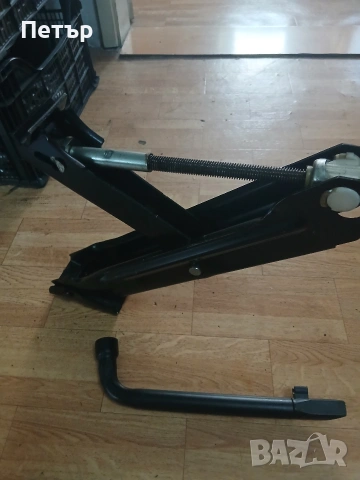 Крик и ключ за фв Т5 Т5.1Т6 Т6.1 нови оргинални, снимка 11 - Аксесоари и консумативи - 54068332