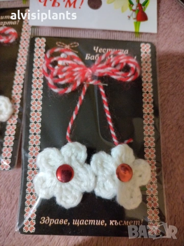 Мартеници бели цветчета ръчно изработени 